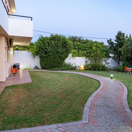 Angela Studios Apartment